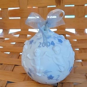 2004 LLADRO CHRISTMAS BALL